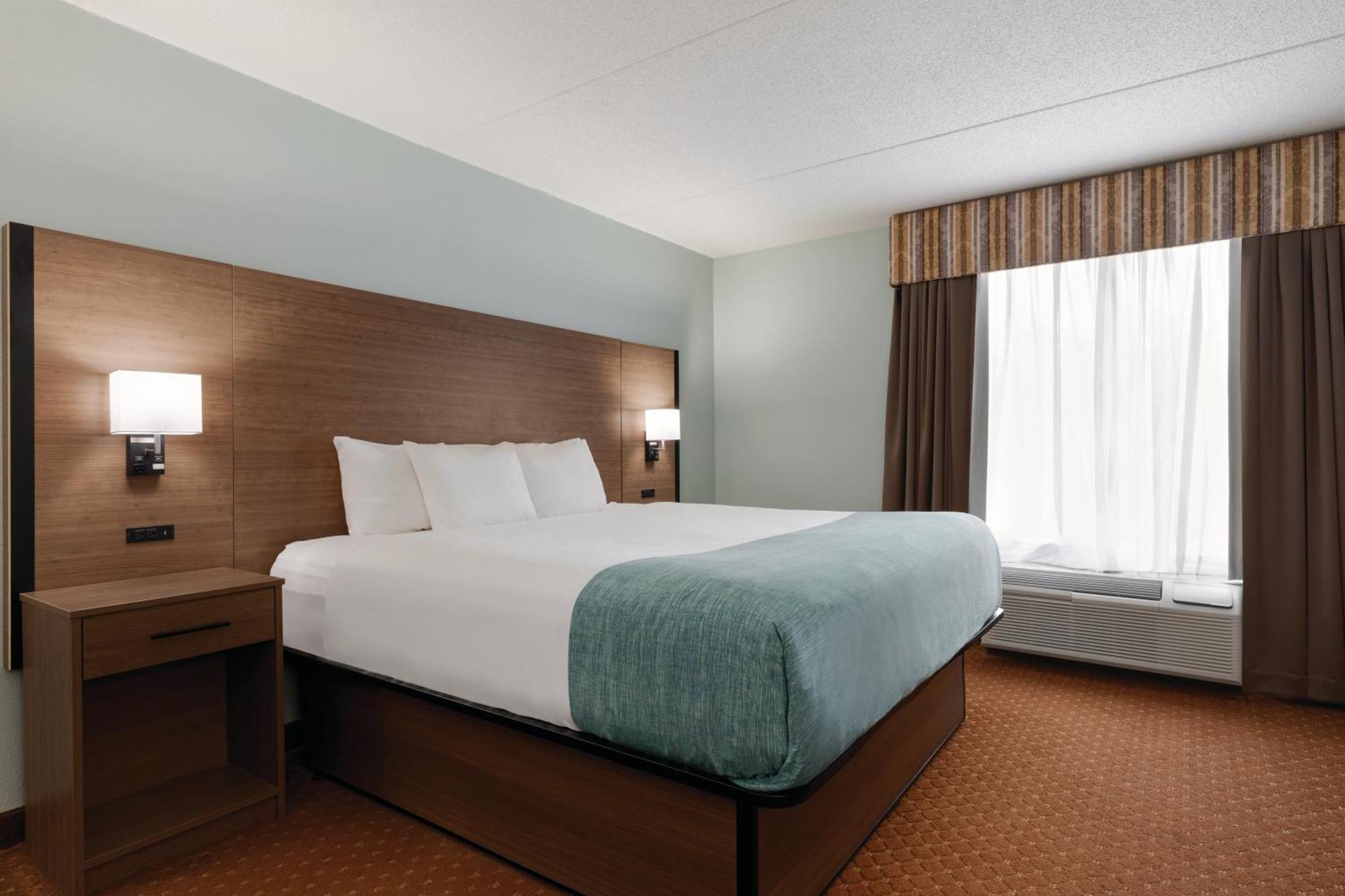 Wingate By Wyndham Louisville East Экстерьер фото
