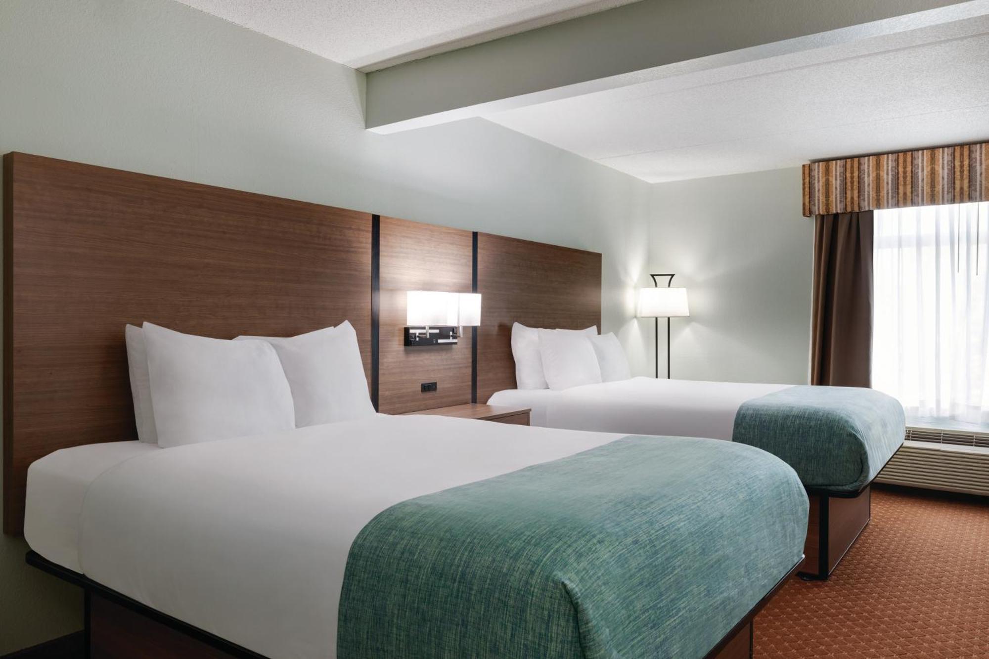 Wingate By Wyndham Louisville East Экстерьер фото