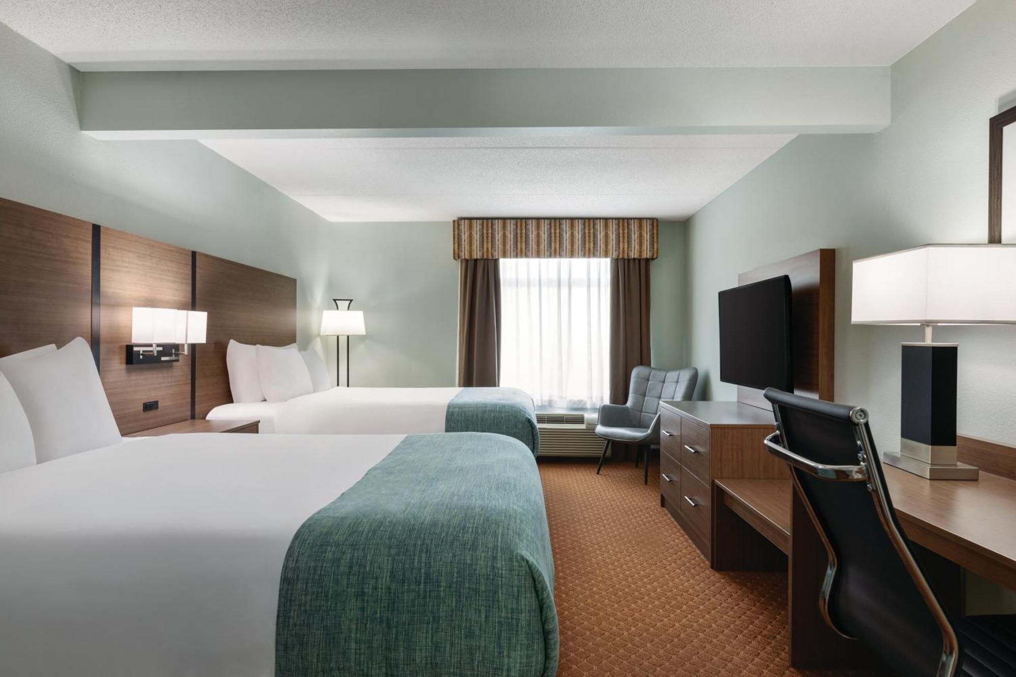 Wingate By Wyndham Louisville East Экстерьер фото