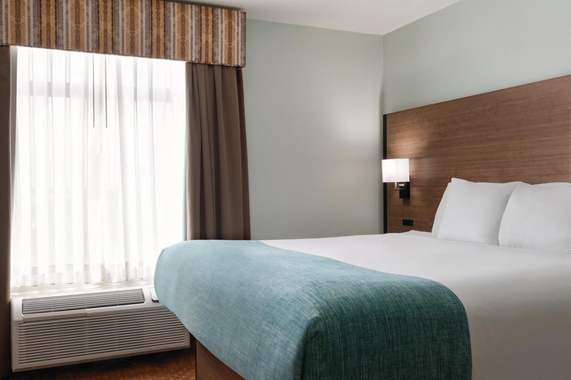 Wingate By Wyndham Louisville East Экстерьер фото