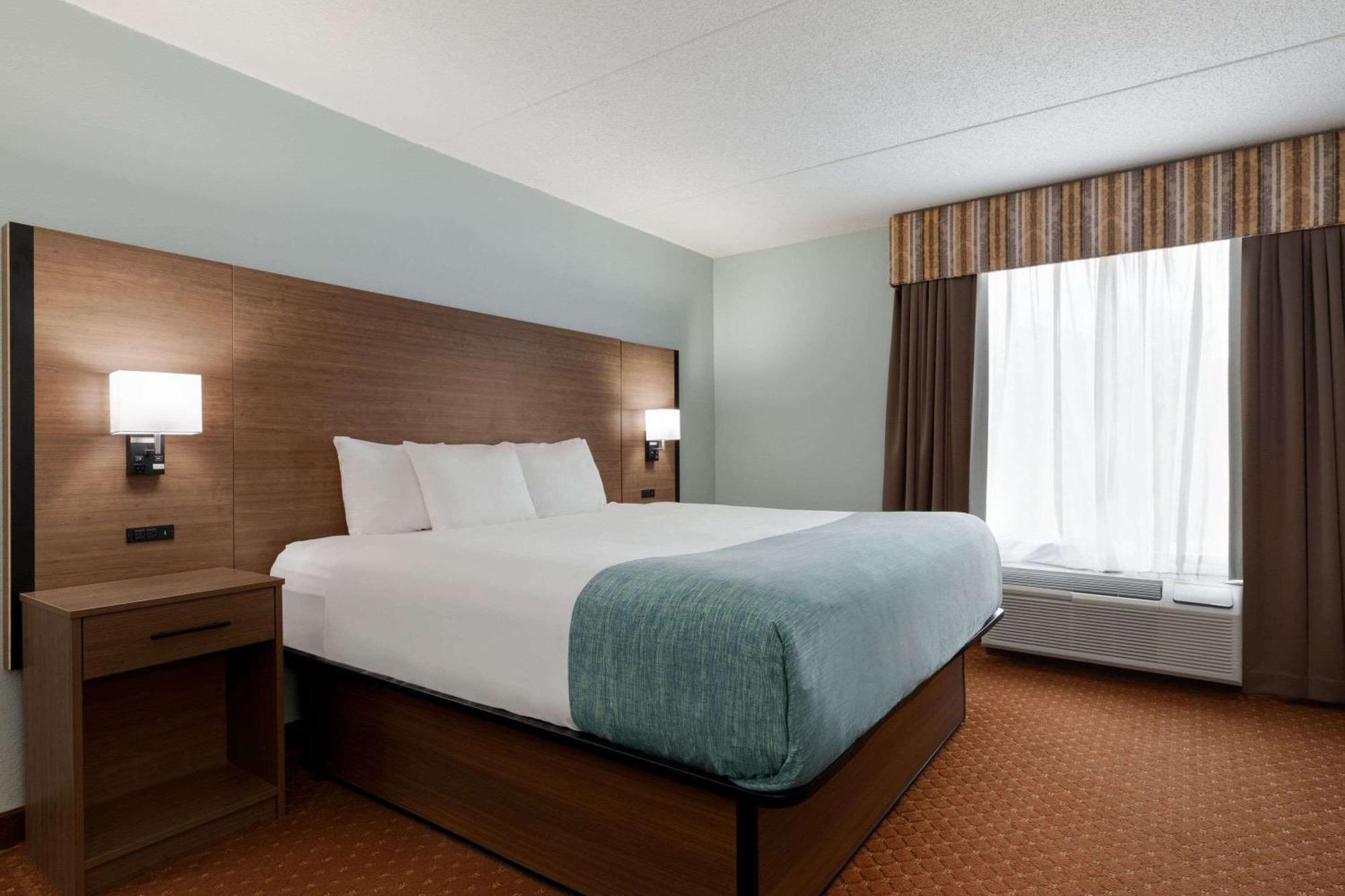 Wingate By Wyndham Louisville East Экстерьер фото