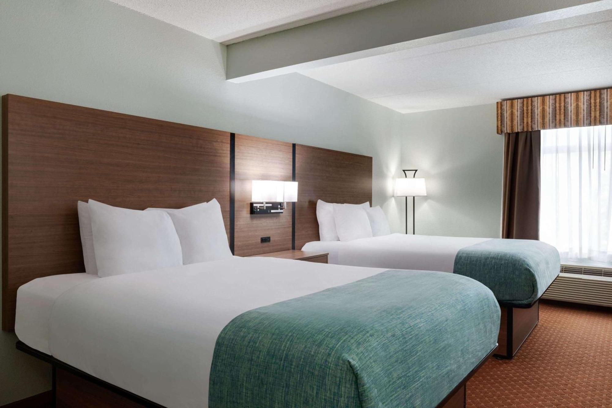 Wingate By Wyndham Louisville East Экстерьер фото